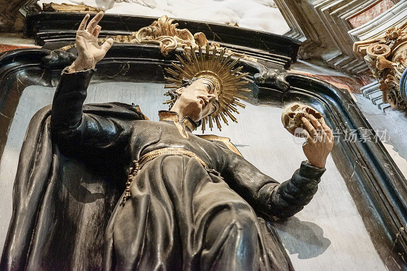 side chapel with statue of São Francisco de Borgia from the church of Nossa Senhora da Conceição (sé), municipality of the city of Santarém.